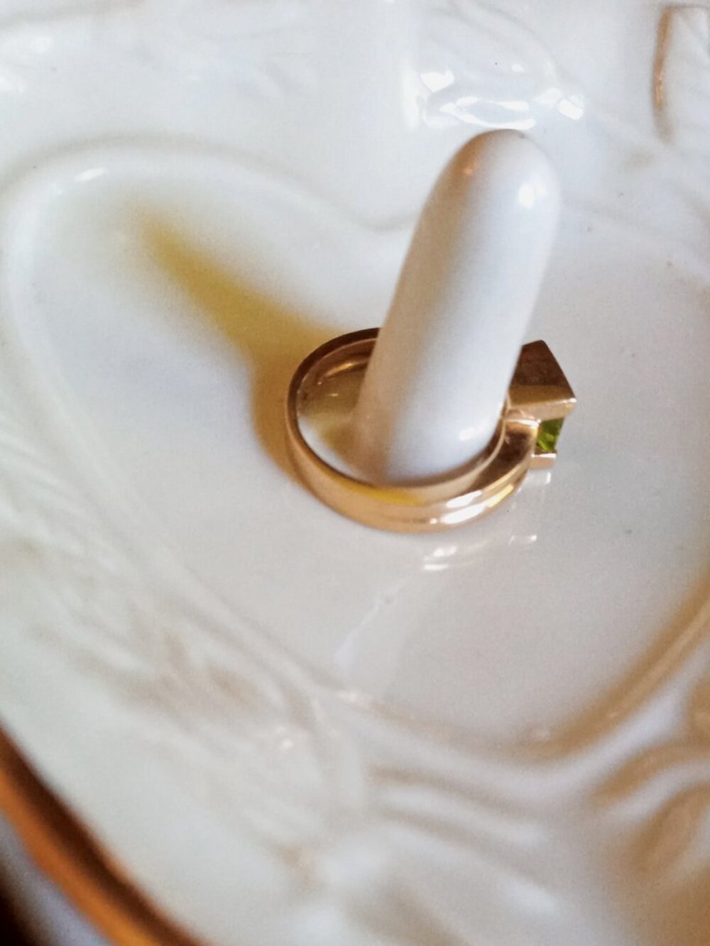 STUNNING Vintage Charles M. Levy 14K Gold Princess-Cut Peridot Statement Ring💍 - Picture 4 of 11